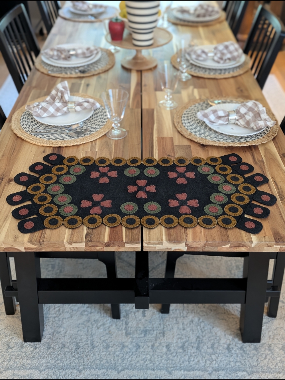 Wool Felt Penny Rug Table Runner Primitive Folk Art Americana 30" - Picture 2 of 11